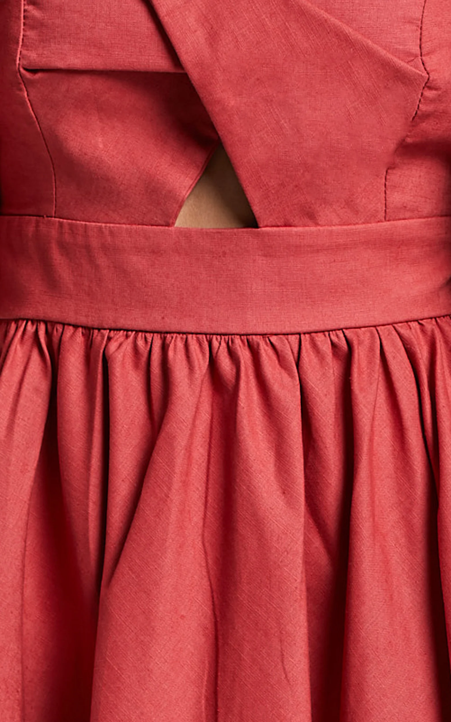 Amalie The Label - Penelopia Linen Look Blend Puff Sleeve Twist Bodice Mini Dress in Vermilion - Image 7