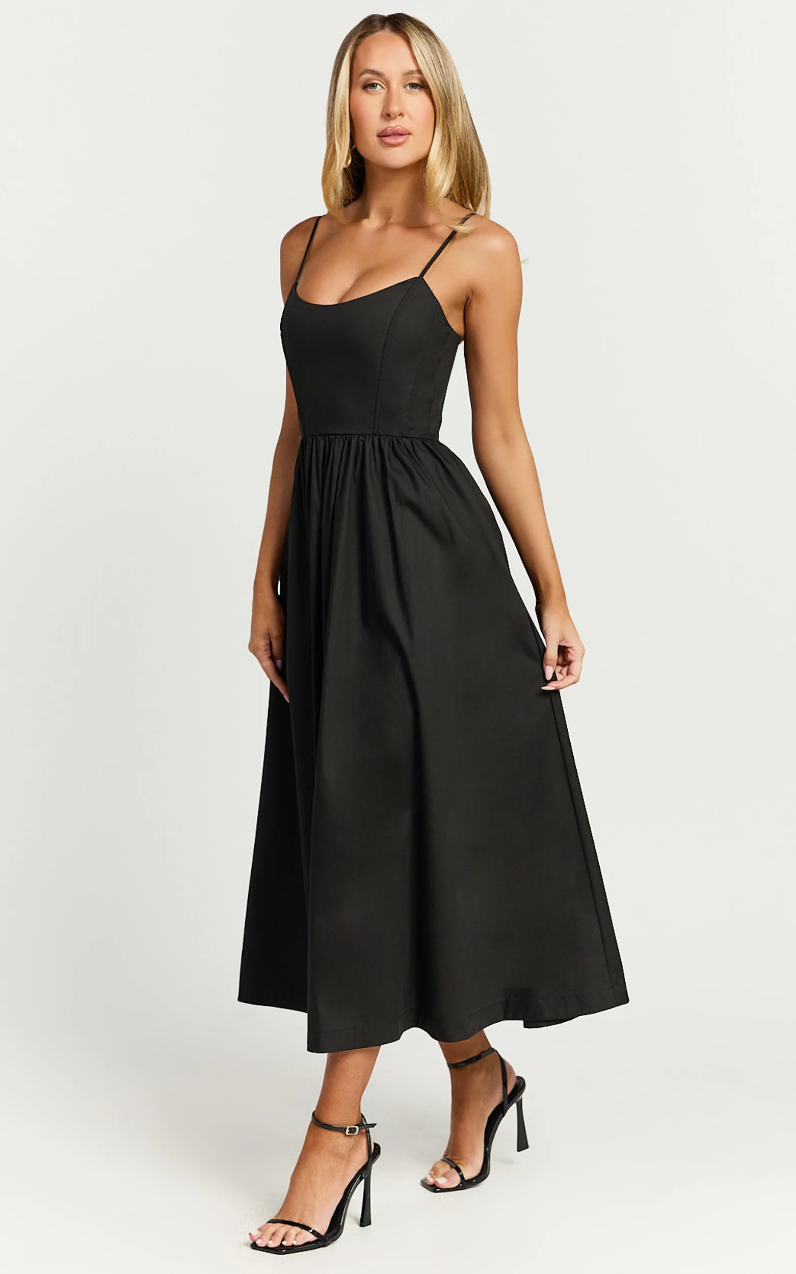 Braelyn Midi Dress - Scoop Neck Flare Dress in Black - Image 3