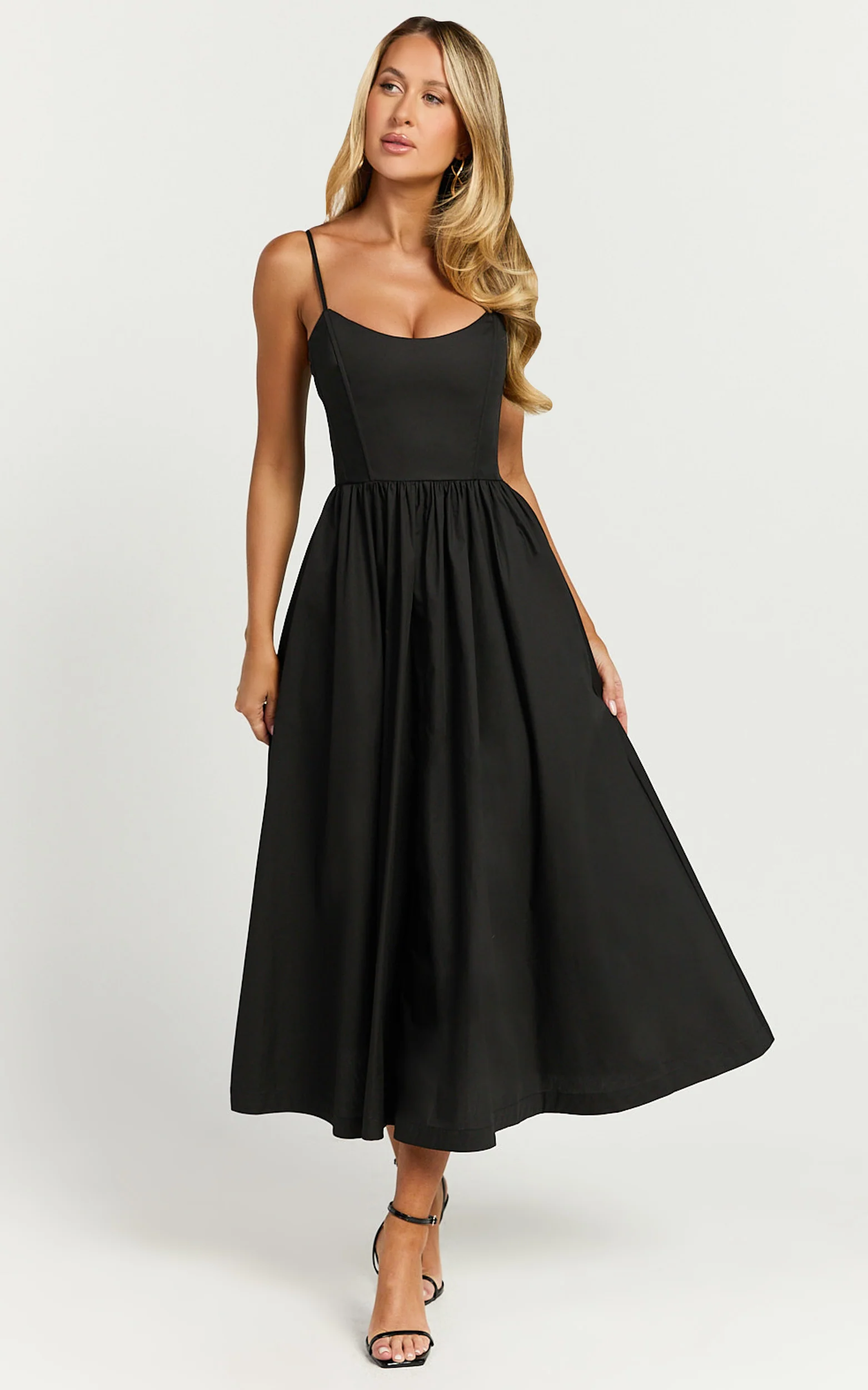 Braelyn Midi Dress - Scoop Neck Flare Dress in Black - Image 5