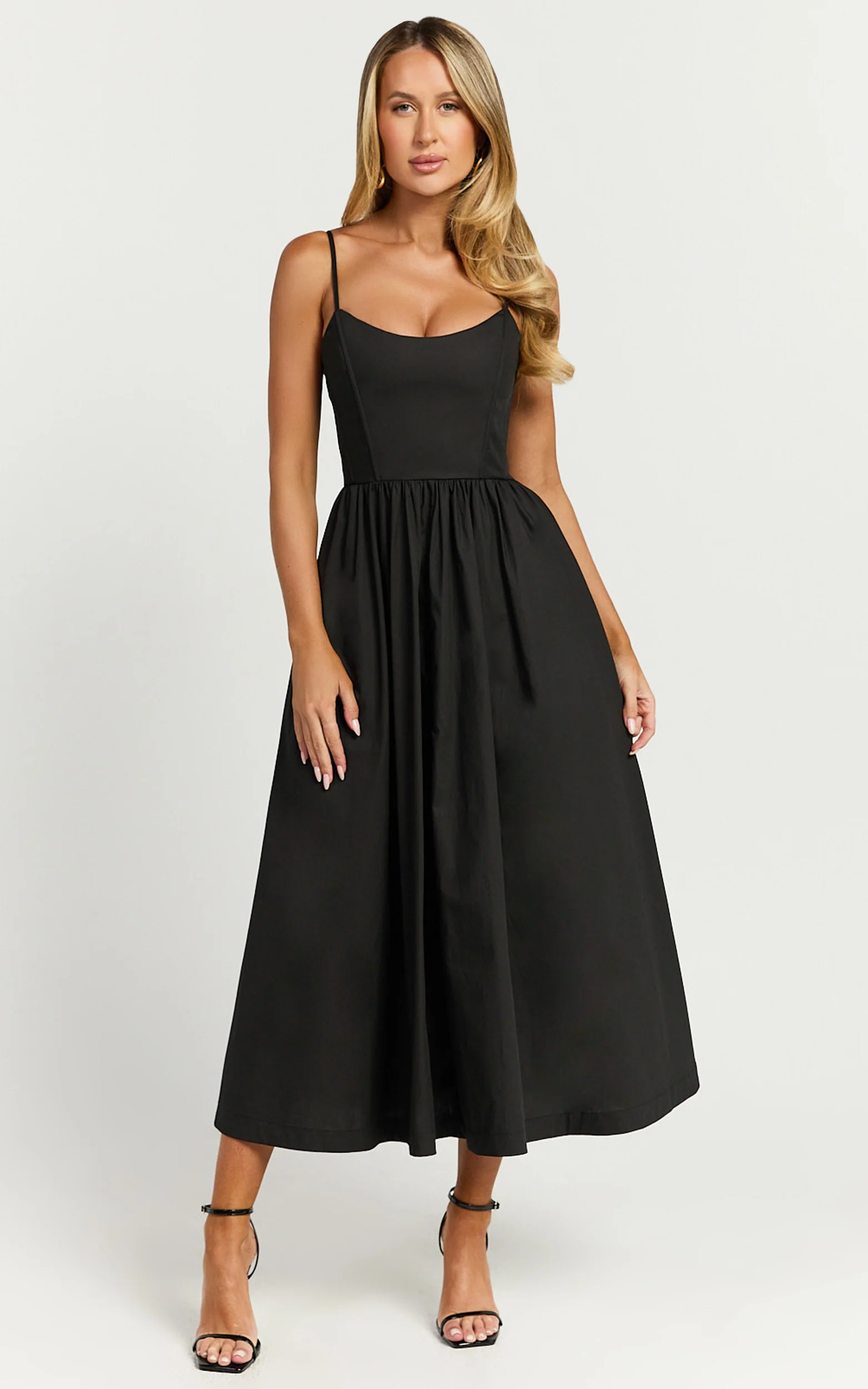Braelyn Midi Dress - Scoop Neck Flare Dress in Black - Image 7