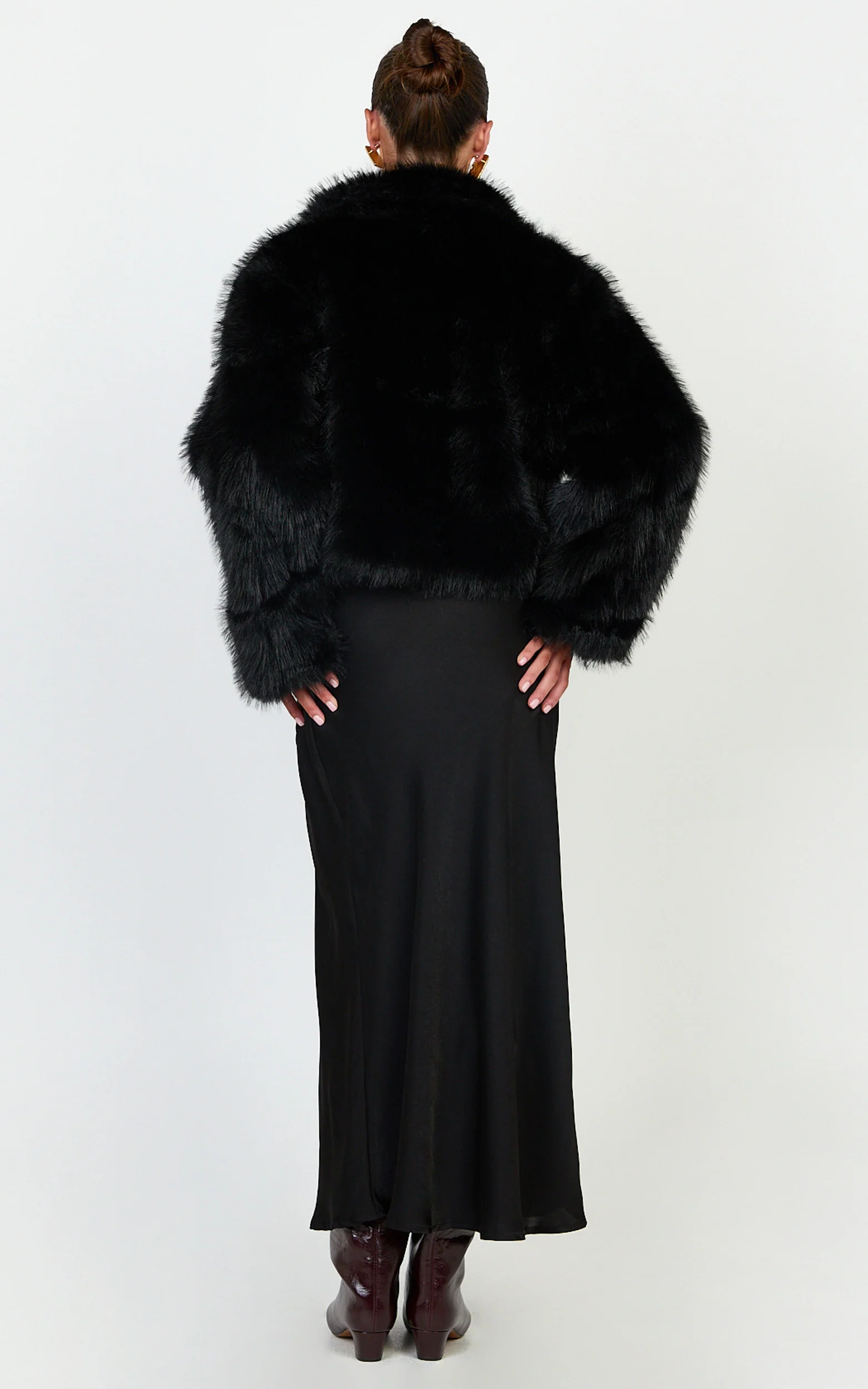 Charisse Coat - Oversized Crop Faux Fur Coat in Black - Image 5