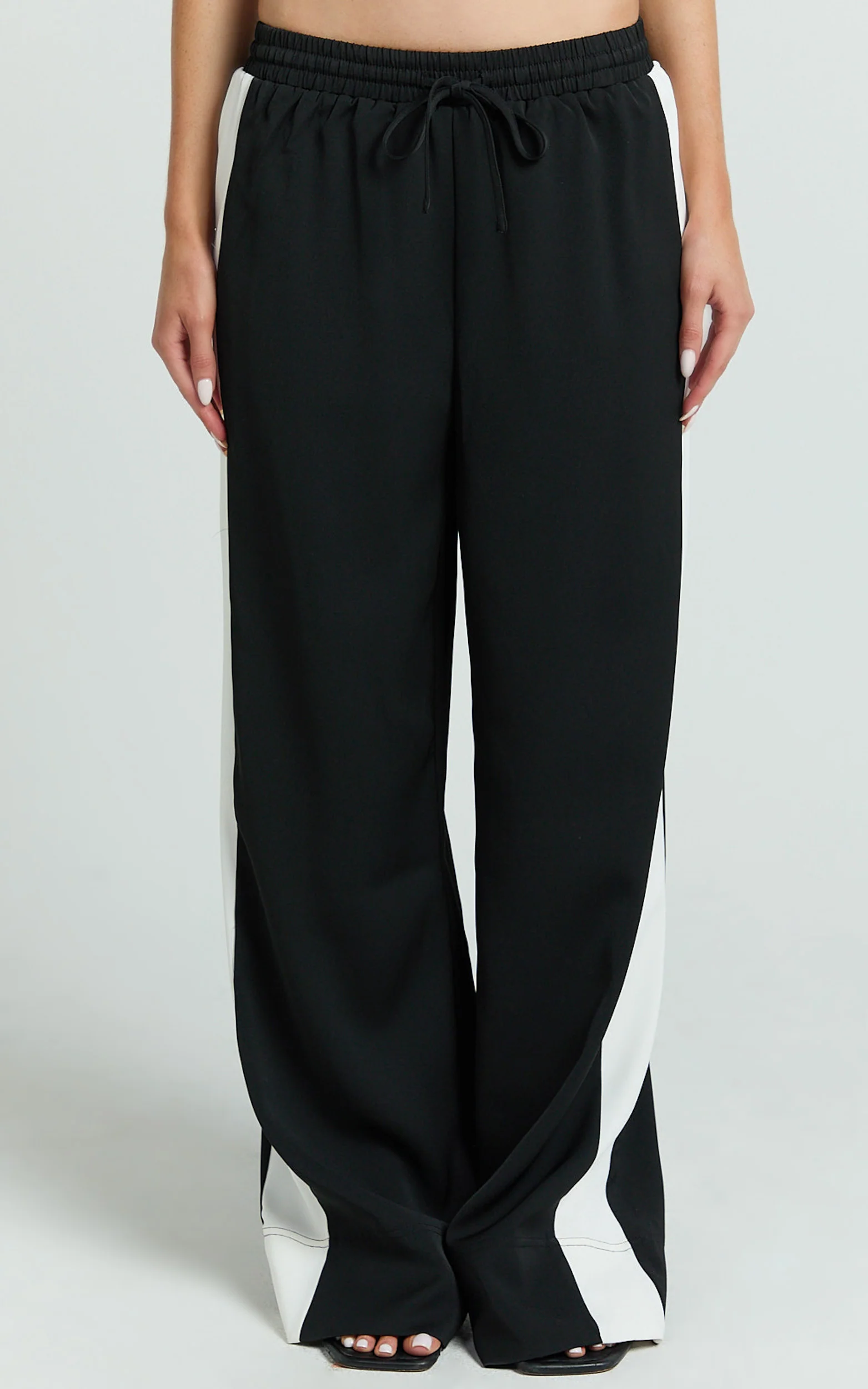 Davi Pants - Drawstring Waist Contrast Panel Tailored Pants in Black - Image 2