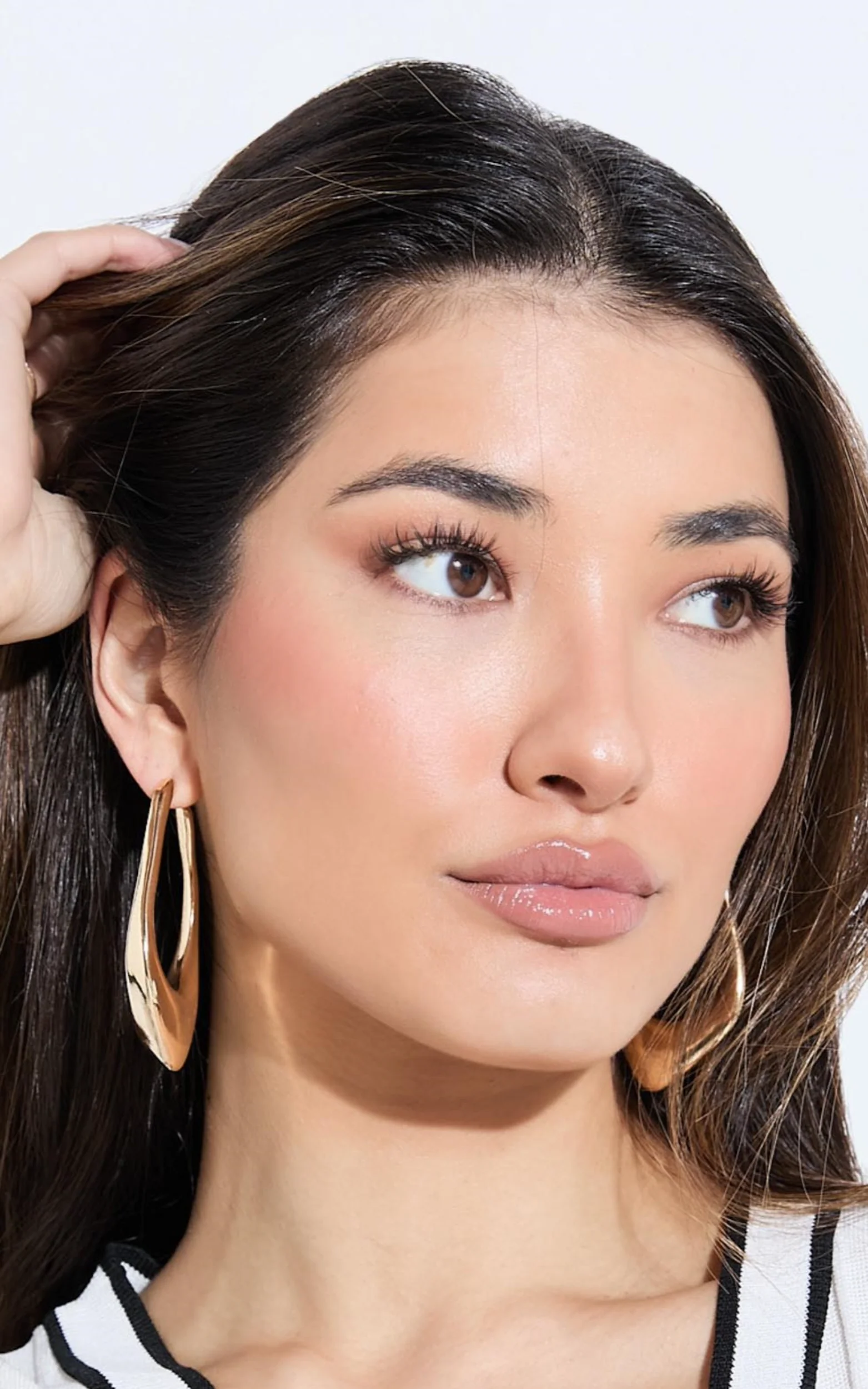 Diana Earrings in Gold - Image 3