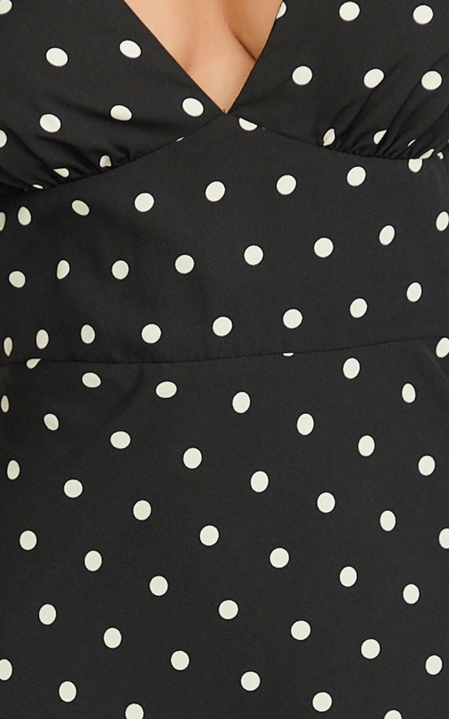Elise Midi Dress - V Neck Puff Sleeve Dress in Black Polka - Image 6