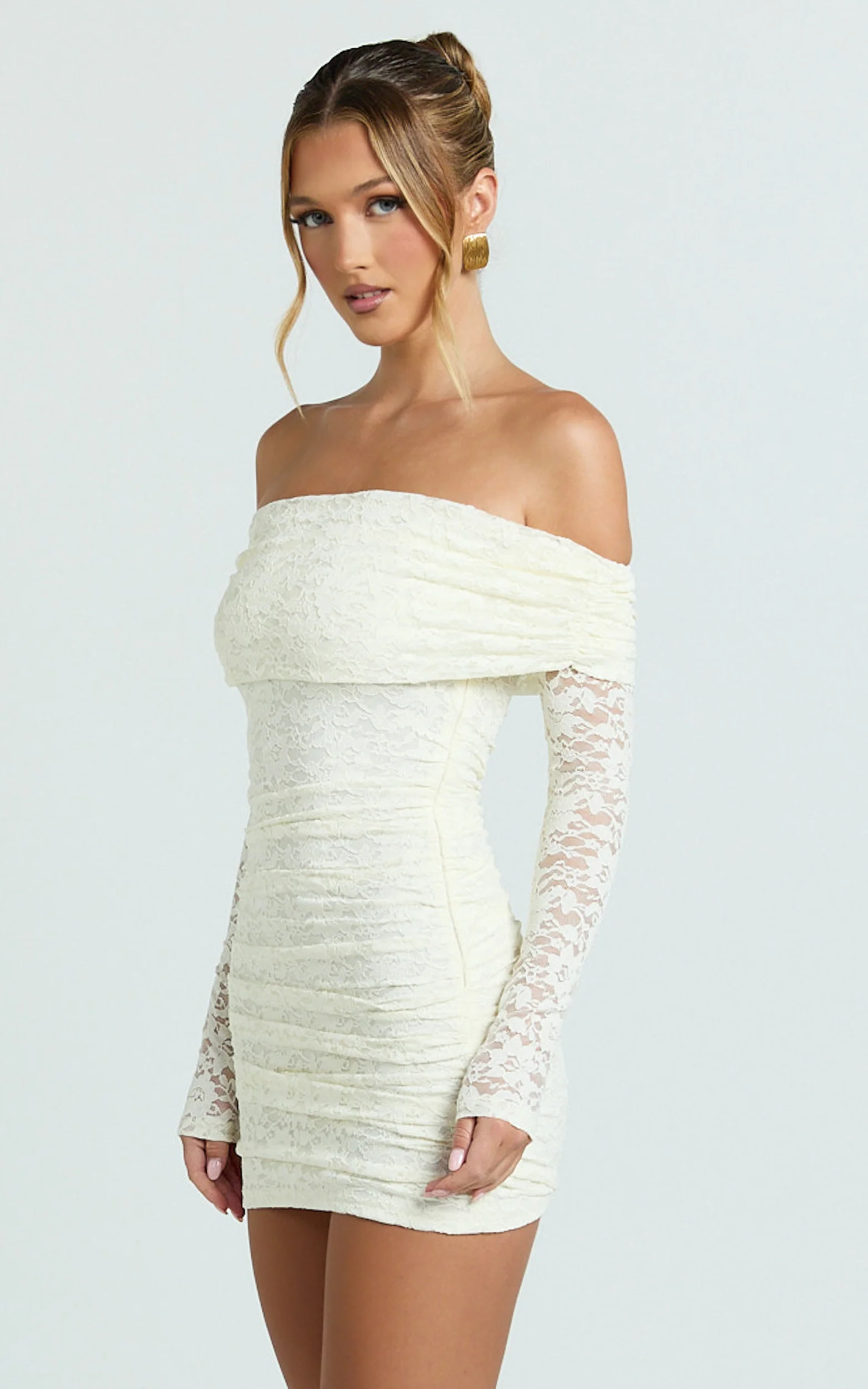 Jensen Mini Dress - Off Shoulder Stretch Lace Bodycon Dress in Cream - Image 4
