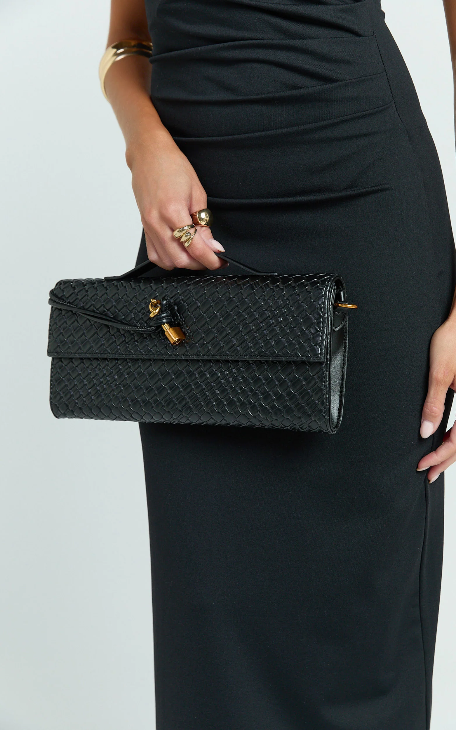 Krizza Bag - Woven Clutch Bag in Black - Image 6