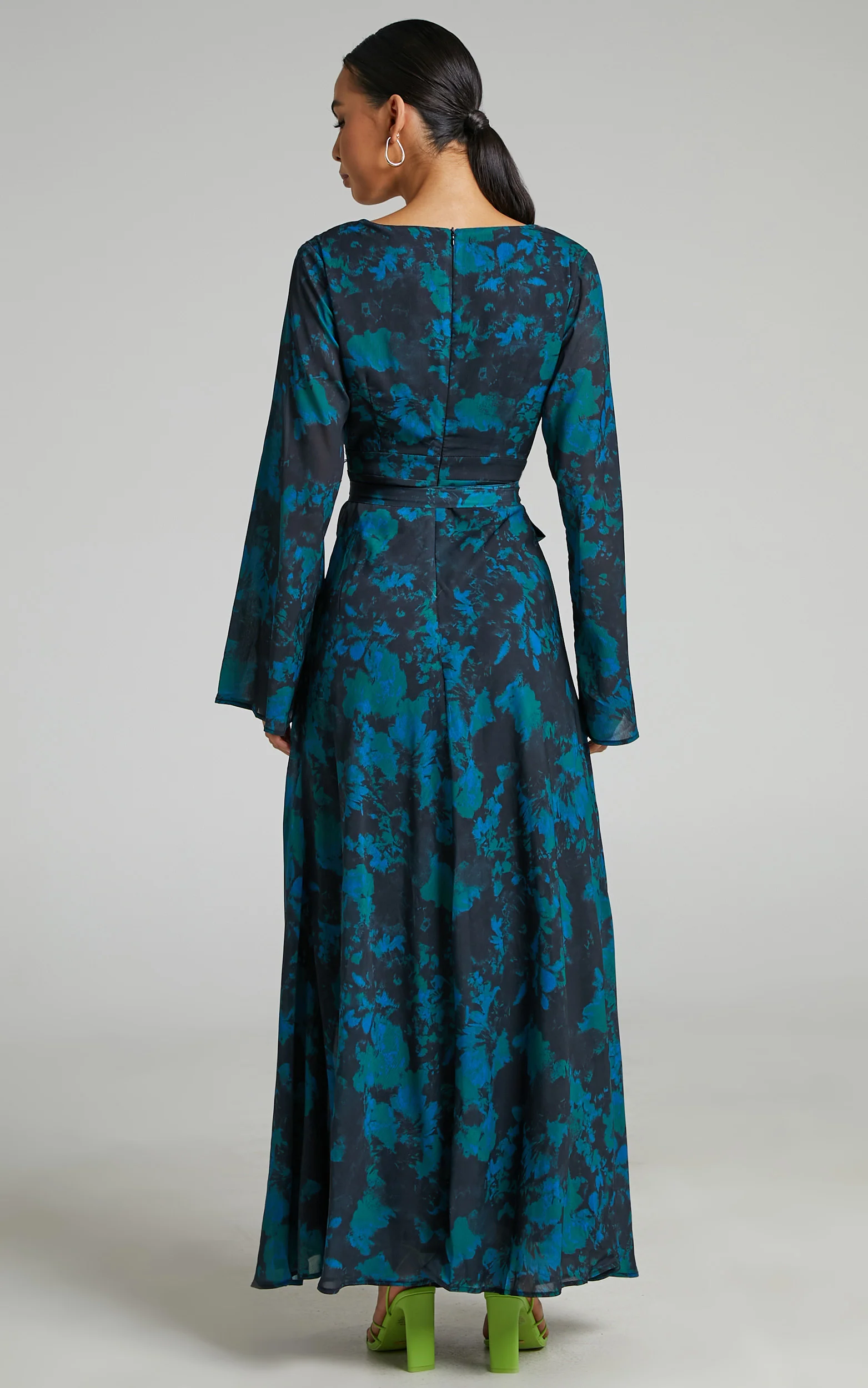 Mirski Midi Dress - Tie Waist Flared Sleeve Dress in Jewel Blur - Image 5