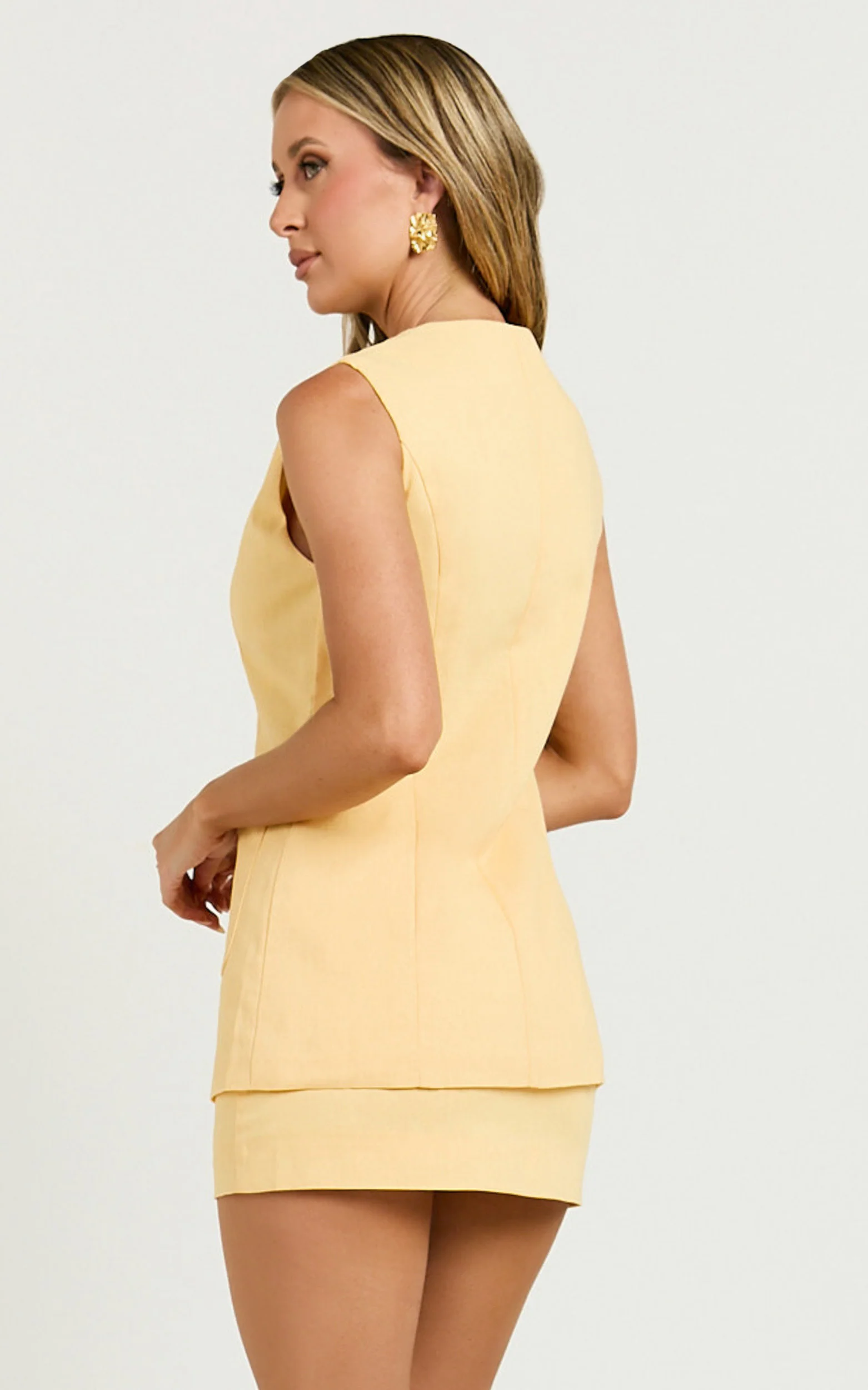 Nicolina Top - Linen Scoop Neck Button Down Vest Top in Lemon - Image 9