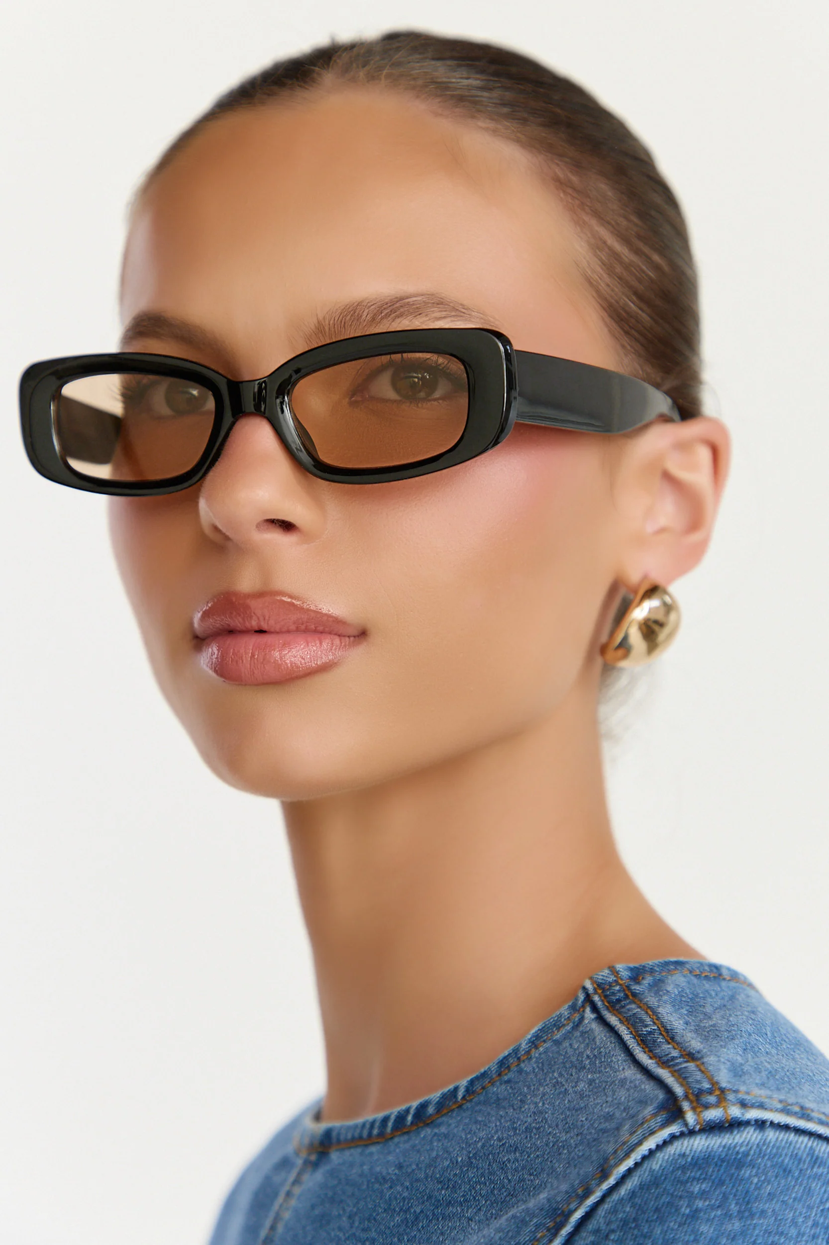 Sally Sunglasses - Rectangle Sunglasses in Black - Image 2