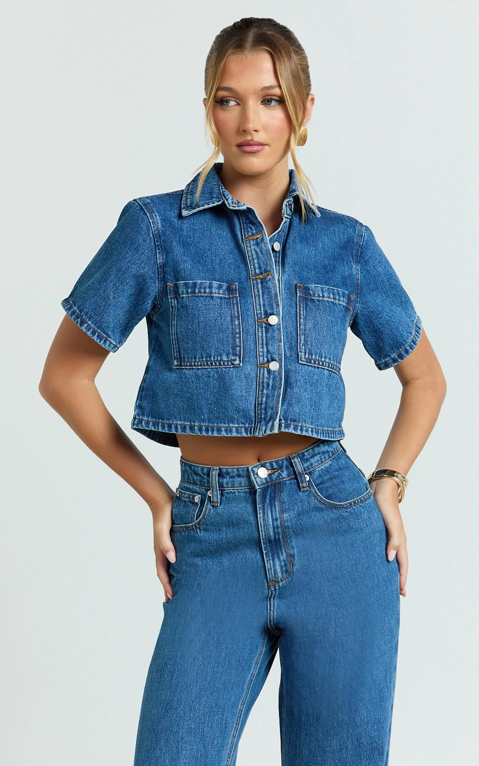 Serena Top - Denim Button Down Short Sleeve Top in Dark Blue Wash - Image 3